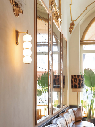 Pearls Wall Light